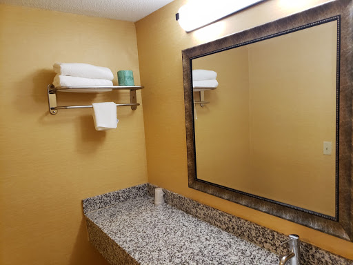 Hotel «Hampton Falls Inn», reviews and photos, 11 Lafayette Rd, Hampton Falls, NH 03844, USA