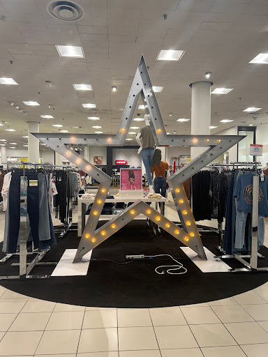 Shopping Mall «Westfield Old Orchard», reviews and photos, 4905 Old Orchard Shopping Center, Skokie, IL 60077, USA