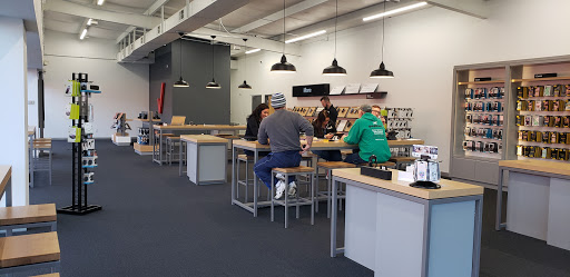 Cell Phone Store «Verizon Authorized Retailer, TCC», reviews and photos, 219 Clifty Dr, Madison, IN 47250, USA