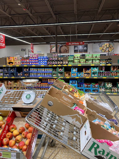 Supermarket «ALDI», reviews and photos, 12120 W Burleigh St, Wauwatosa, WI 53222, USA