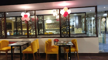 Friends Cafe & Lounge - Restaurant,cafe & lounge i - Anand Keshav Apartment, 8/220, Diagonally, opposite Nexa Showroom, Khalasi Line, Arya Nagar, Kanpur, Uttar Pradesh 208002, India