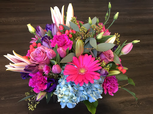 Florist «Country Village Florist and Gifts, Inc.», reviews and photos, 212 E Main St, East Islip, NY 11730, USA