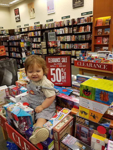 Book Store «Barnes & Noble», reviews and photos, 3561 N Freeway Blvd, Sacramento, CA 95834, USA