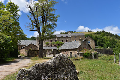 Les Bories de Prévinquières à Sévérac-d'Aveyron