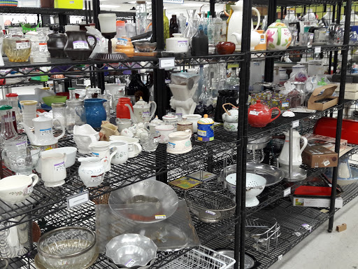 Thrift Store «32nd St & Cactus Goodwill Retail Store & Donation Center», reviews and photos