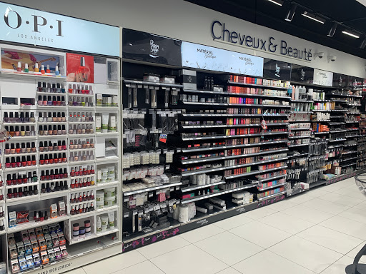 Nail products stores Paris