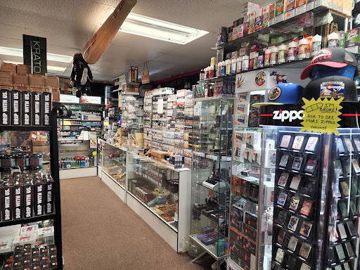 Tobacco Shop «GoodFellas Smoke Shop», reviews and photos, 1007 Caprice Dr, Castle Rock, CO 80109, USA