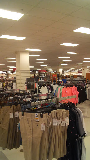 Home Goods Store «HomeGoods», reviews and photos, 7 Neponset St, Worcester, MA 01606, USA