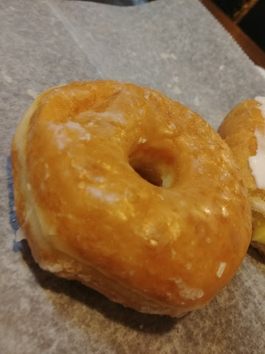 Donut Shop «Wood River Donut N More», reviews and photos, 102 W Edwardsville Rd, Wood River, IL 62095, USA