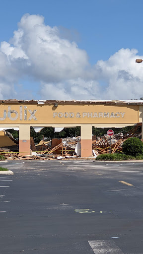 Shopping Mall «Lake Village Shopping MallKitchengaets», reviews and photos, 10601 US-441, Leesburg, FL 34788, USA