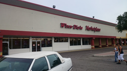 Grocery Store «Winn-Dixie», reviews and photos, 3301 17th St, Sarasota, FL 34235, USA