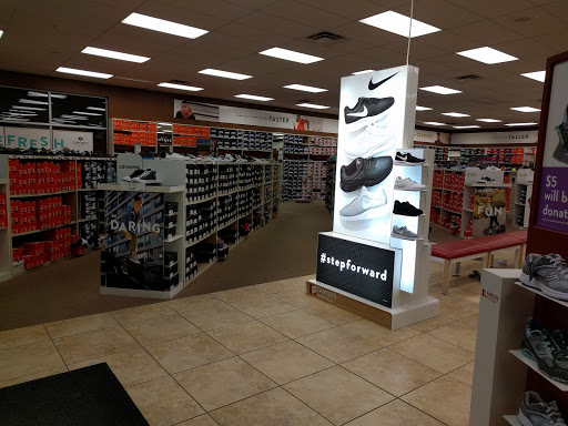 Shoe Store «Famous Footwear», reviews and photos, 3620 Edgewood Rd SW, Cedar Rapids, IA 52404, USA