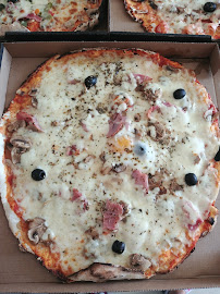 Plats et boissons du Pizzas à emporter Le Camion Pizza Royan ''Chez Pascal'' - n°4