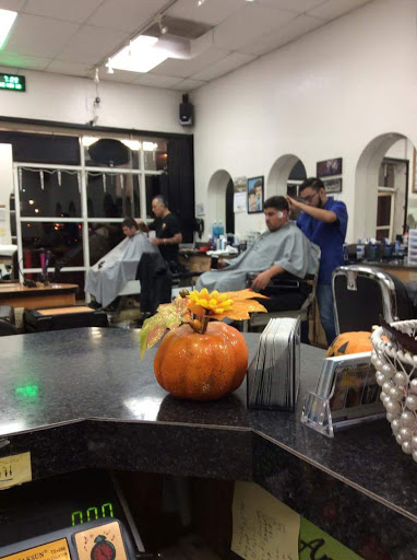 Barber Shop «Eduardo Barber Shop», reviews and photos, 311 W Arbor Vitae St, Inglewood, CA 90301, USA