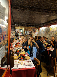 Atmosphère du Restaurant français Le Refuge des Fondus à Paris - n°16