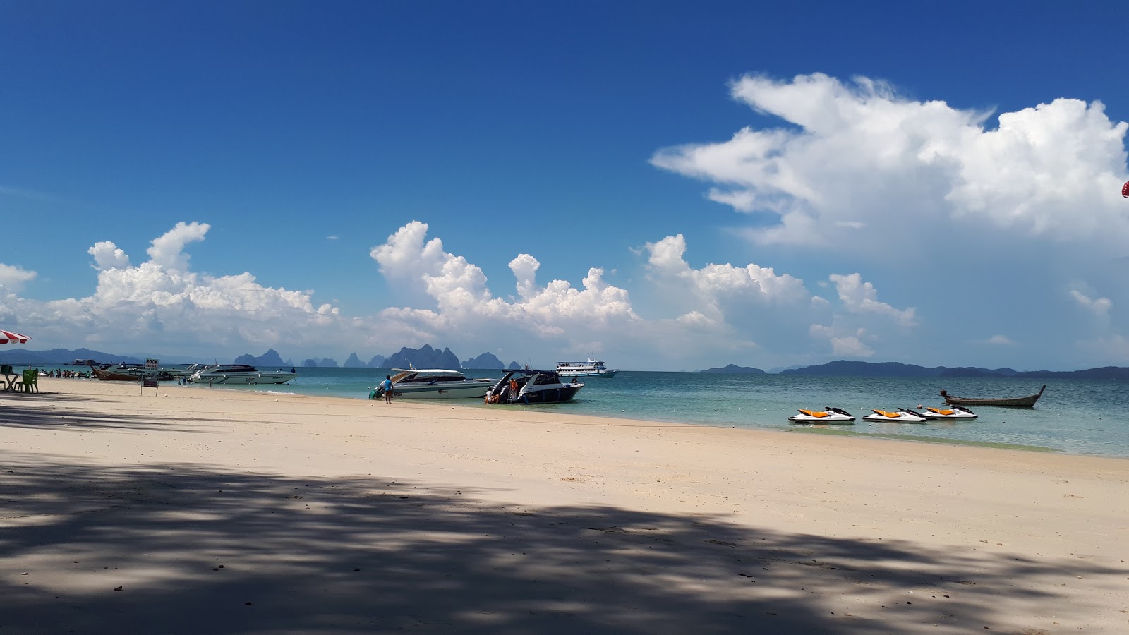 Foto van Tab Po Beach gelegen in een natuurlijk gebied