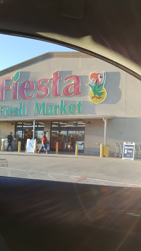 Supermarket «Tienda Fiesta Mart», reviews and photos, 210 E Davis St, Conroe, TX 77301, USA