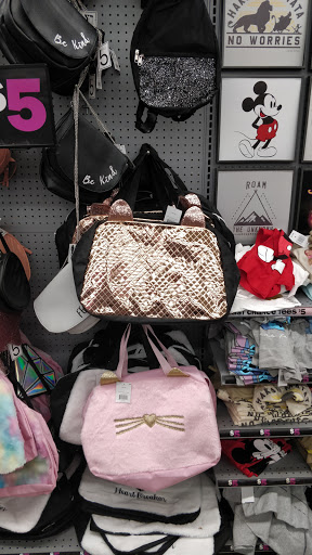 Variety Store «Five Below», reviews and photos, 1468 E Golf Rd, Schaumburg, IL 60173, USA