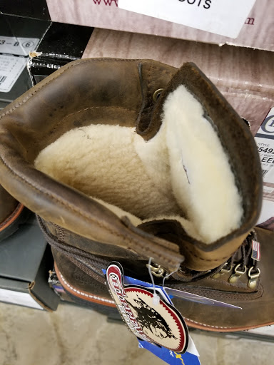 Shoe Store «Discount Shoes», reviews and photos, 1282 Brevard Rd, Asheville, NC 28806, USA