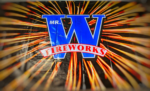 Mr. W Fireworks Store and Stand at Fairgrounds Road