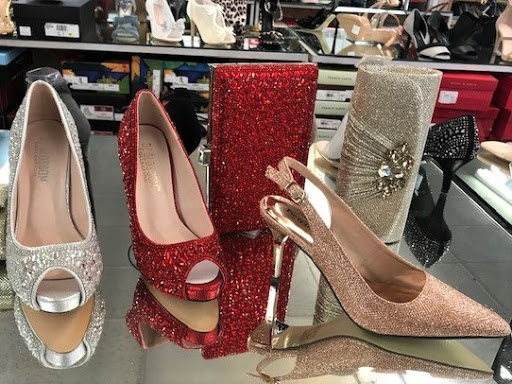 Shoe Store «Pix Shoes of Louisville», reviews and photos, 201 S Preston St, Louisville, KY 40202, USA