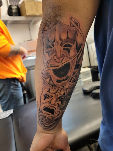 Tattoo Shop «House of Stain», reviews and photos, 4170 W Broad St, Columbus, OH 43228, USA