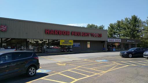 Hardware Store «Harbor Freight Tools», reviews and photos, 2658 Peters Creek Pkwy, Winston-Salem, NC 27127, USA