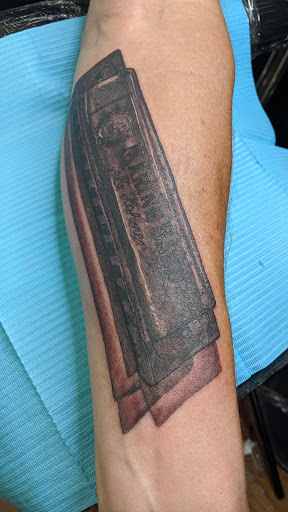 Tattoo Shop «Devine Designs Tattoo Emporium», reviews and photos, 1524 Porter Wagoner Blvd, West Plains, MO 65775, USA