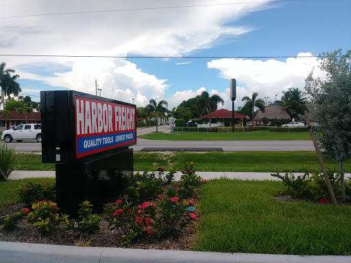 Hardware Store «Harbor Freight Tools», reviews and photos, 1201 S Krome Ave, Florida City, FL 33034, USA