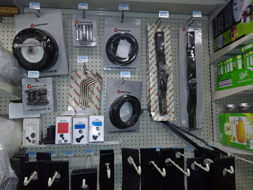 Home Improvement Store «Tractor Supply Co.», reviews and photos, 3790 Teays Valley Road, Hurricane, WV 25526, USA