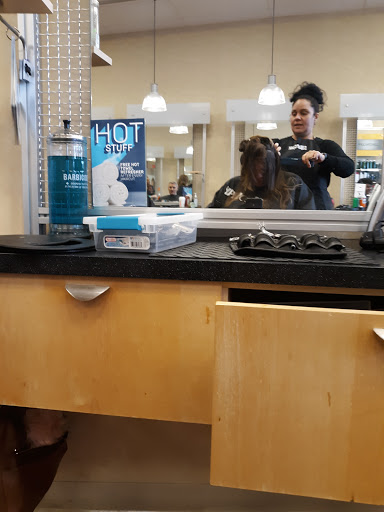 Hair Salon «Supercuts», reviews and photos, 920 Wolcott St, Waterbury, CT 06705, USA