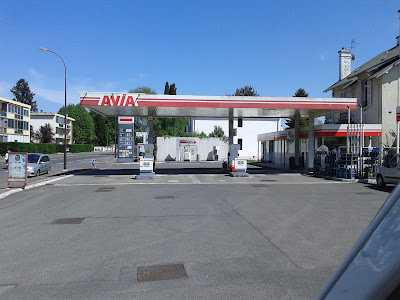 AVIA à Pau
