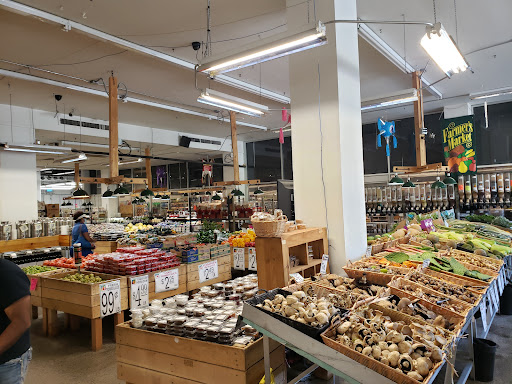 Grocery Store «Horrocks Farm Market», reviews and photos, 235 Capital Ave SW, Battle Creek, MI 49037, USA