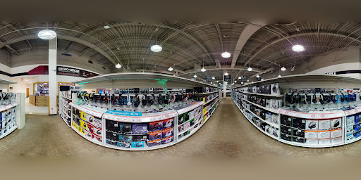 Computer Store «Micro Center», reviews and photos, 3089 Nutley St SW, Fairfax, VA 22031, USA