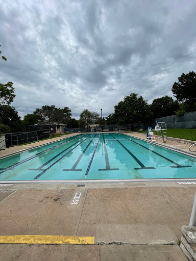 Outdoor swimming pools in Austin