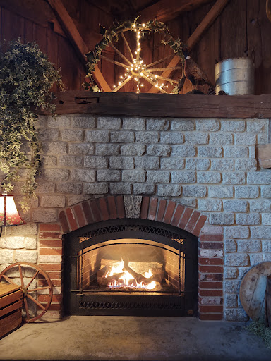 Restaurant «Ellacoya Barn & Grille», reviews and photos, 2667 Lake Shore Rd, Gilford, NH 03249, USA