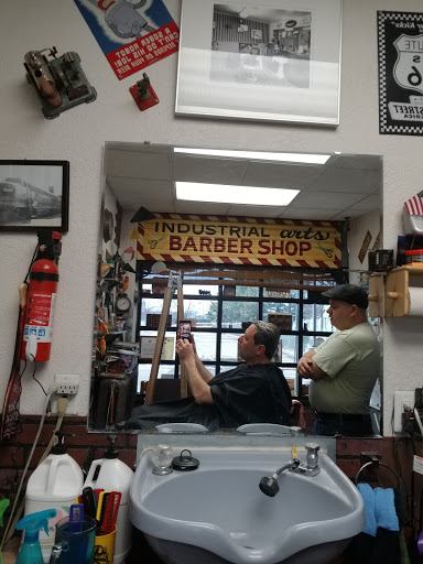 Barber Shop «INDUSTRIAL ARTS Diamond Horseshoe Barber Shop», reviews and photos, 2903 27th Ave S, Minneapolis, MN 55406, USA