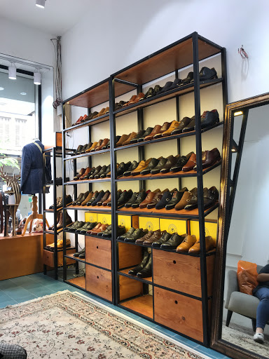 Custom-made shelves Ho Chi Minh