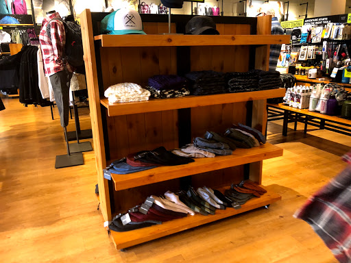 Clothing Store «Eddie Bauer Outlet», reviews and photos, 18501 Outlet Blvd #300, Chesterfield, MO 63005, USA