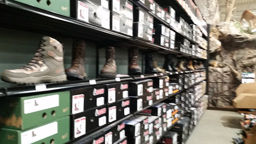 Outdoor Sports Store «Field & Stream», reviews and photos, 870 Walt Whitman Rd Ste B, Melville, NY 11747, USA