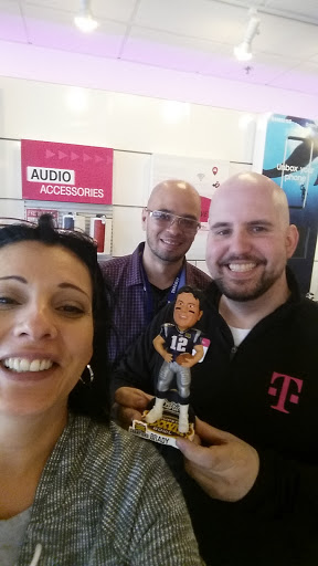 Cell Phone Store «T-Mobile», reviews and photos, 8 Spit Brook Rd Suite 2, Nashua, NH 03060, USA