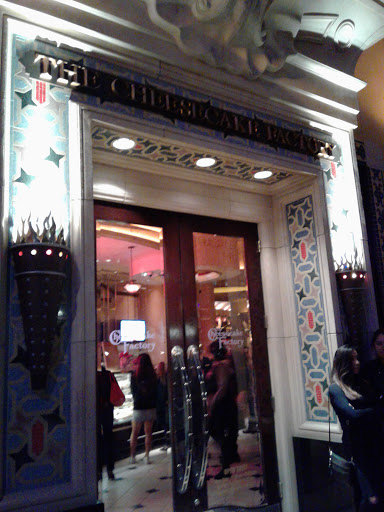 Restaurant «The Cheesecake Factory», reviews and photos, 600 Spectrum Center Dr, Irvine, CA 92618, USA