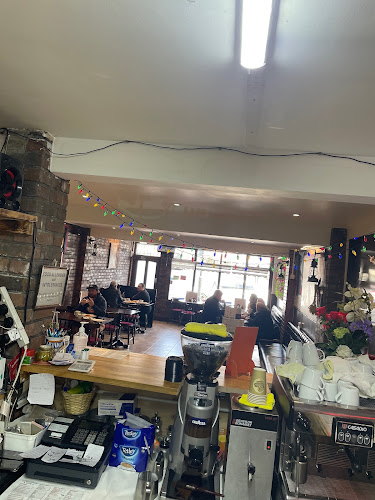 Comments and reviews of Woolston Café