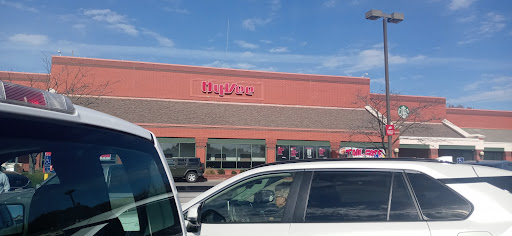 Supermarket «Hy-Vee», reviews and photos, 7620 State Line Rd, Prairie Village, KS 66208, USA