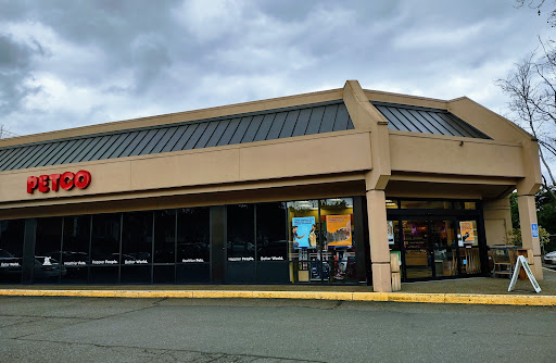 Petco Animal Supplies, 333 S State St a, Lake Oswego, OR 97034, USA, 