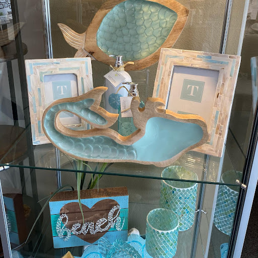 Collectibles Store «Classic Boutique & Gallery», reviews and photos, 2678 Bayshore Blvd, Dunedin, FL 34698, USA