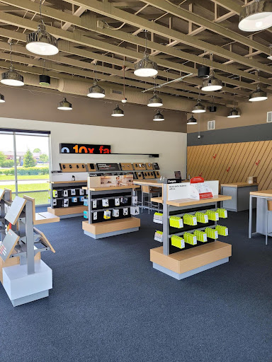 Cell Phone Store «Verizon Authorized Retailer, TCC», reviews and photos, 590 W Northfield Dr, Brownsburg, IN 46112, USA