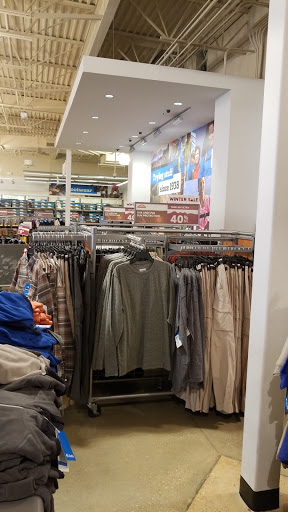 Sportswear Store «Columbia Sportswear Outlet», reviews and photos, 6800 Oxon Hill Rd #600, Oxon Hill, MD 20745, USA
