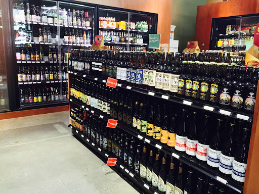 Liquor Store «Pearl Specialty Market & Spirits», reviews and photos, 900 NW Lovejoy St, Portland, OR 97209, USA