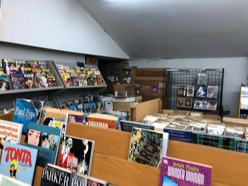 Used Book Store «Books Do Furnish a Room», reviews and photos, 1809 W Markham Ave, Durham, NC 27705, USA